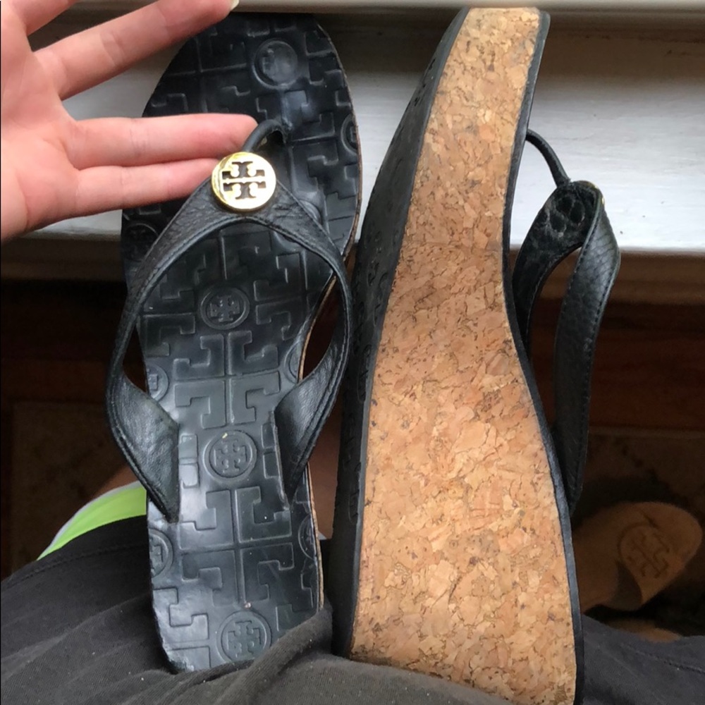 tory burch flip flops